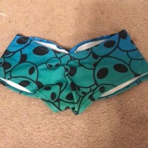 Alien scrunch bottom booty shorts